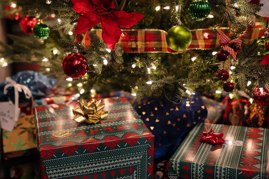 best holiday presents to give this year so you stay on everyones nice list img1